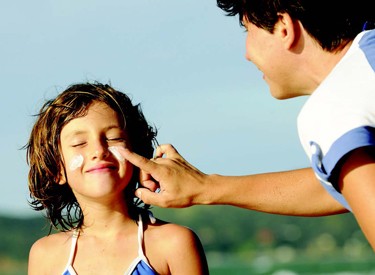 applying-sunscreen applying-sunscreen