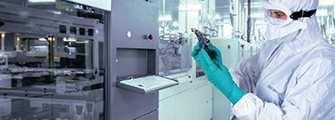 Cleanroom PPE: Protecting the Wearer and the Product